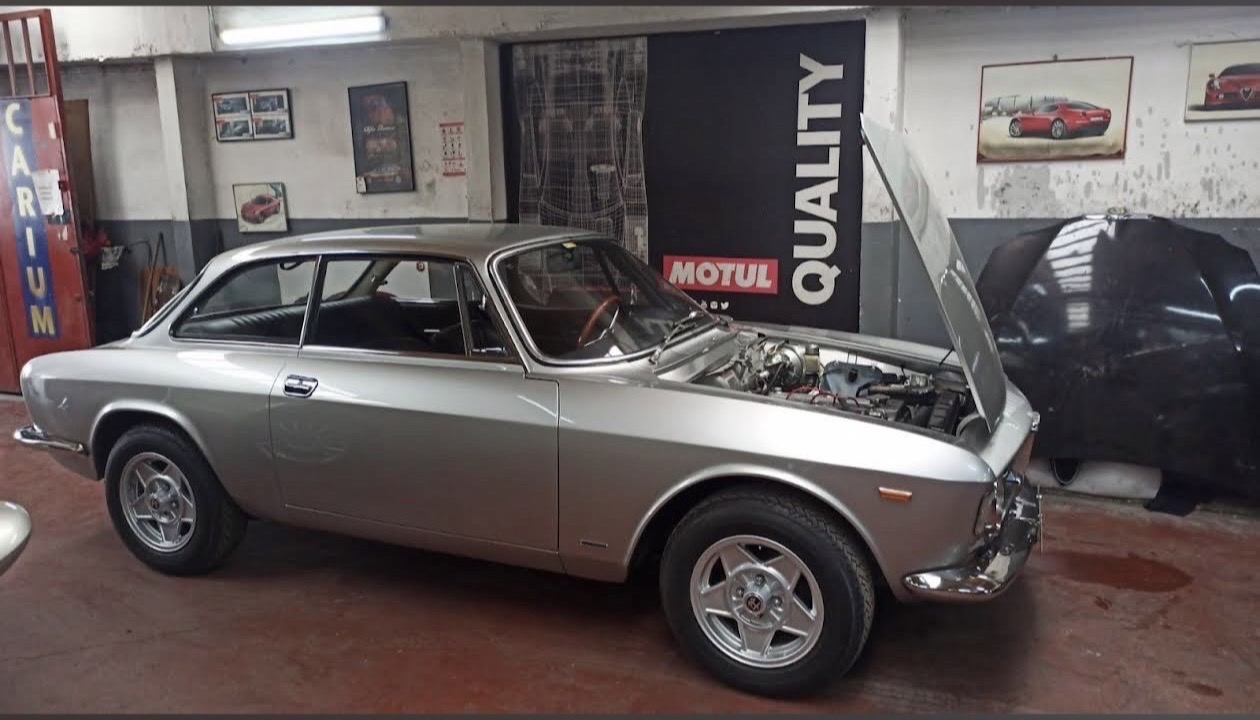 Klasik Alfa Romeo servis alanı